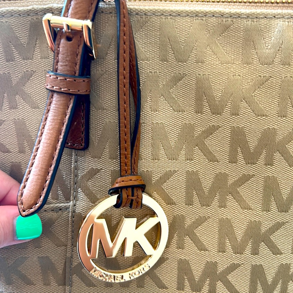 MICHAEL Michael Kors Beige and Brown Shoulder Bag - Picture 7 of 8